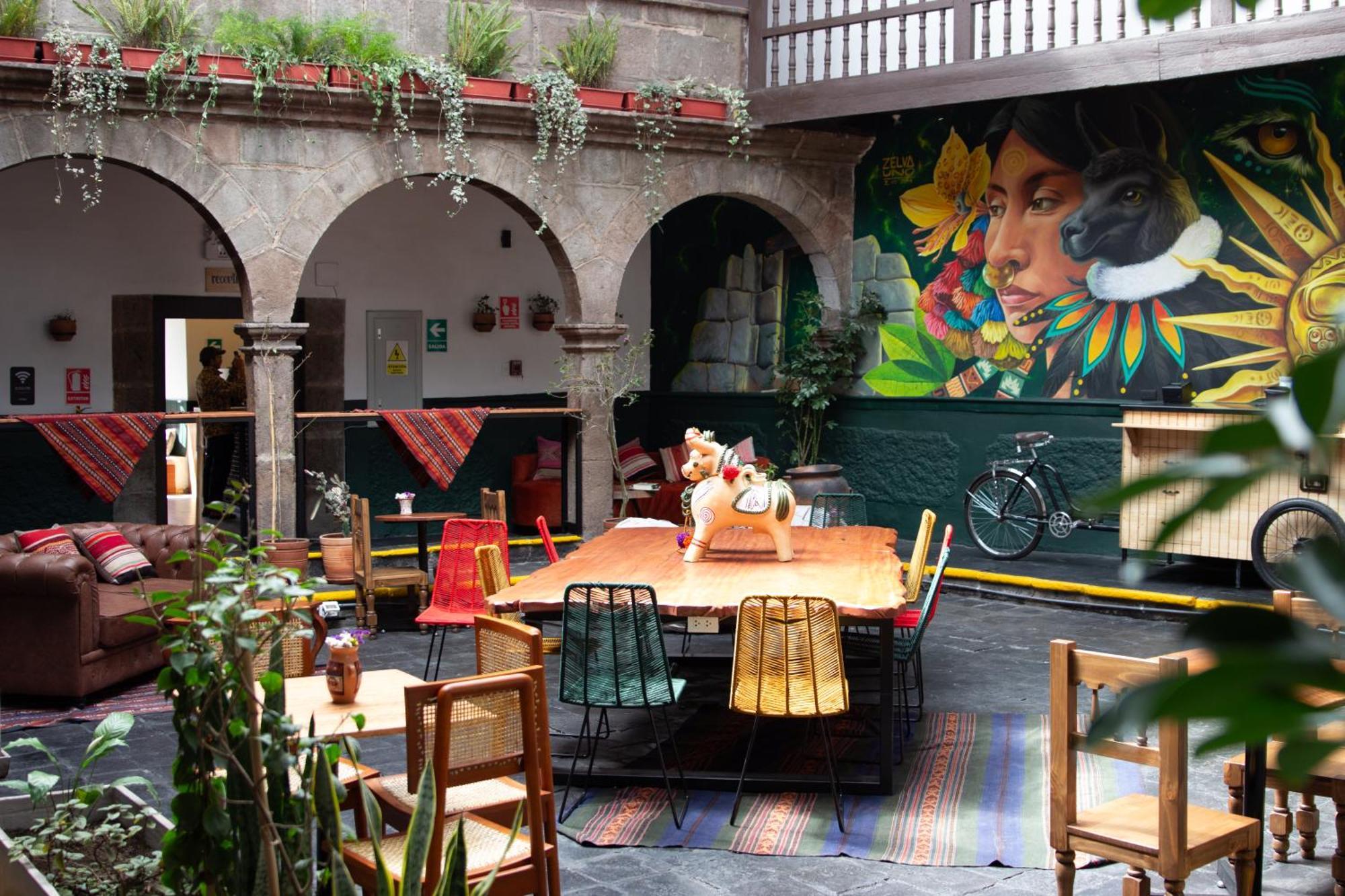 Black Llama Hostel Cuzco Buitenkant foto